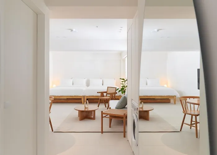 White Linen House アパート *