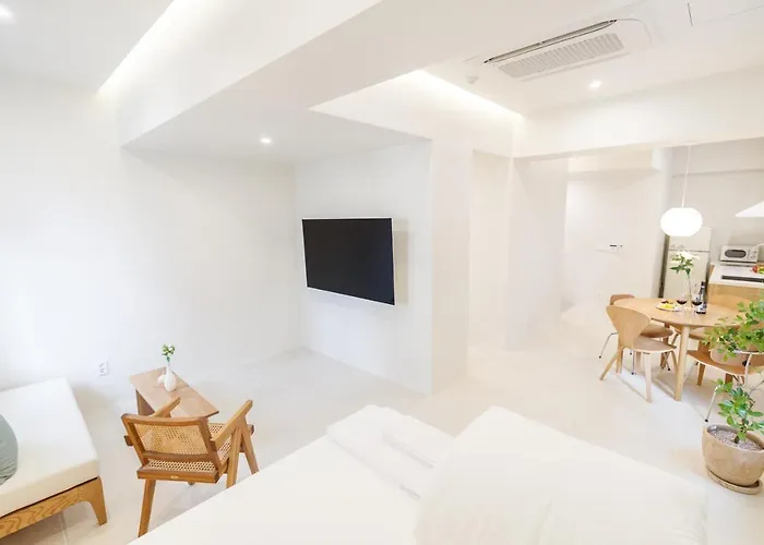 White Linen House アパート *