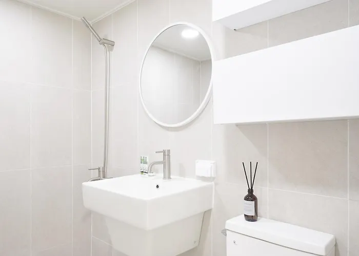 White Linen House アパート
