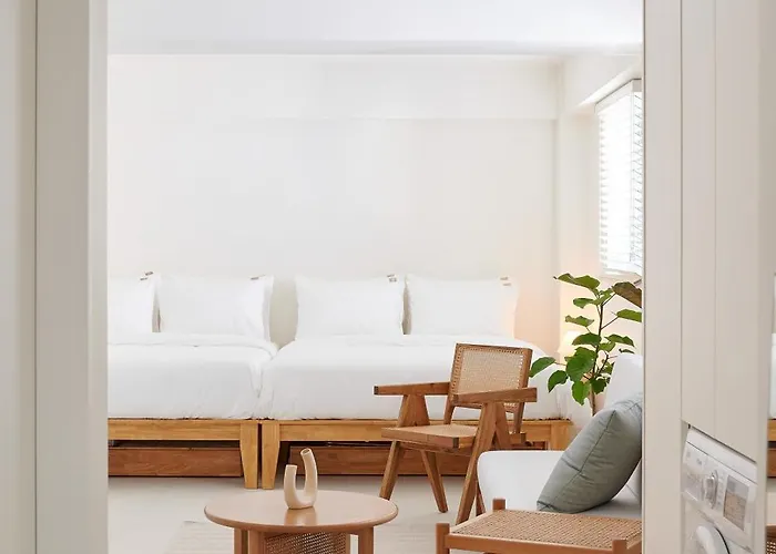 White Linen House アパート